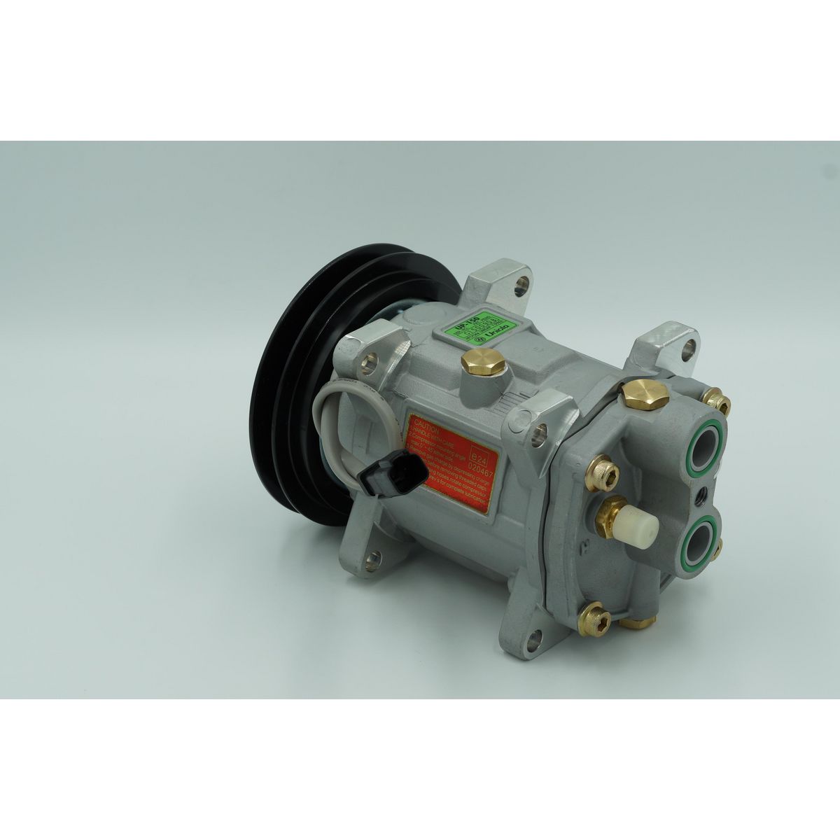 Unicla Air Conditioning Compressor 24V Ear Mount Up150 CXU7335