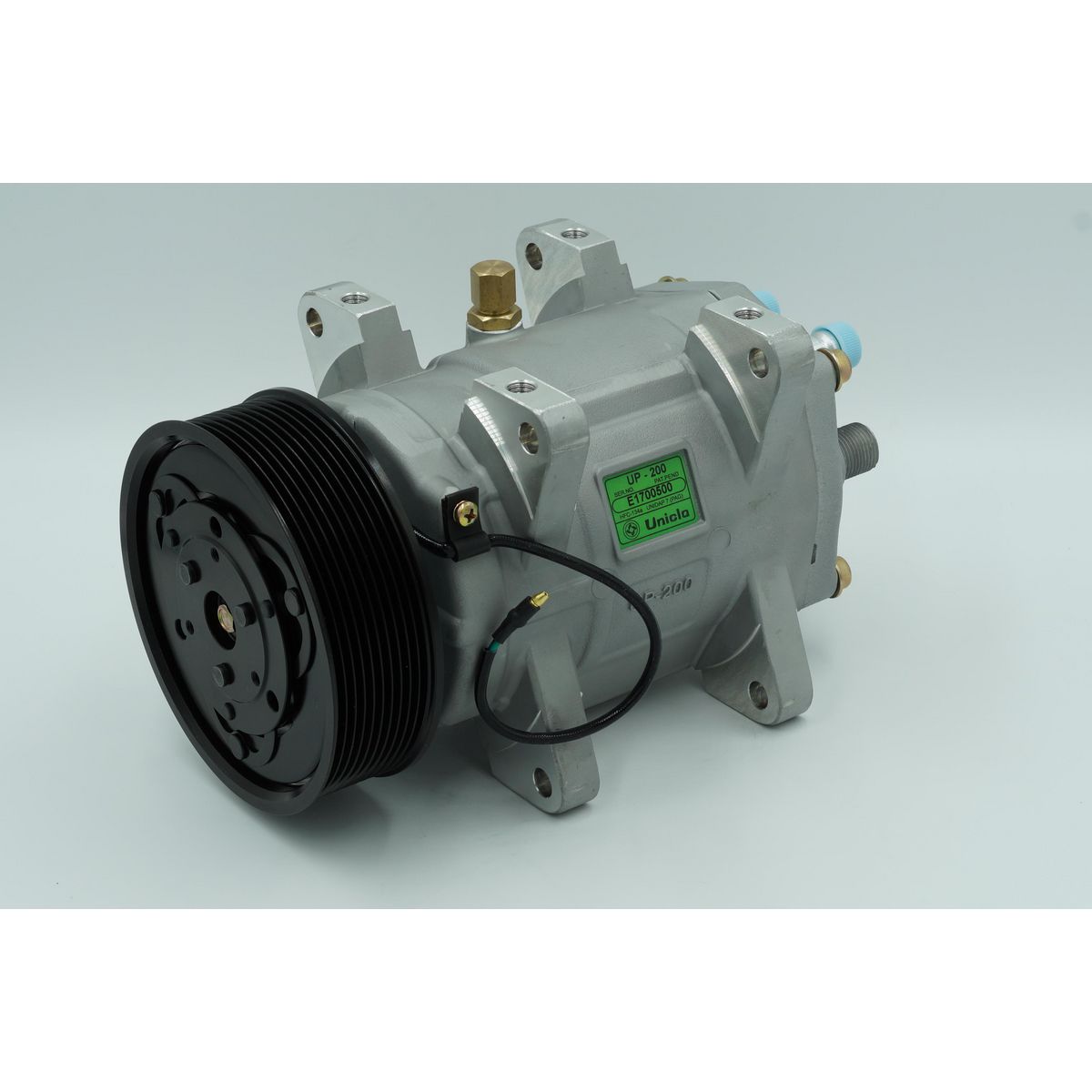 Unicla AC Compressor 24V Ear Mount UP200 CXU5638