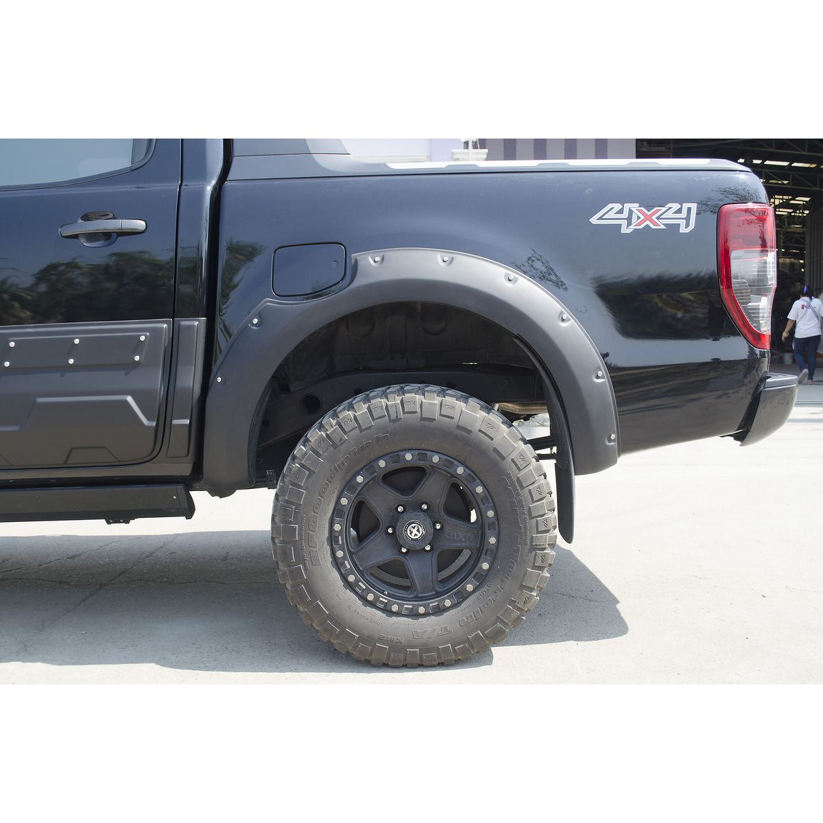 Drivetech 4X4 Fender Flare Kit - Suits Up To 05/2018 Mazda Bt-50 Unless A Bullbar Is Fitted As Lower Flare Bar Section Isn'T Used. DTFK-MAZ0160R