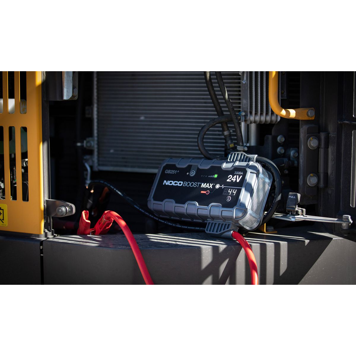 NOCO Boost Max 24V 3000A Jump Starter GB251