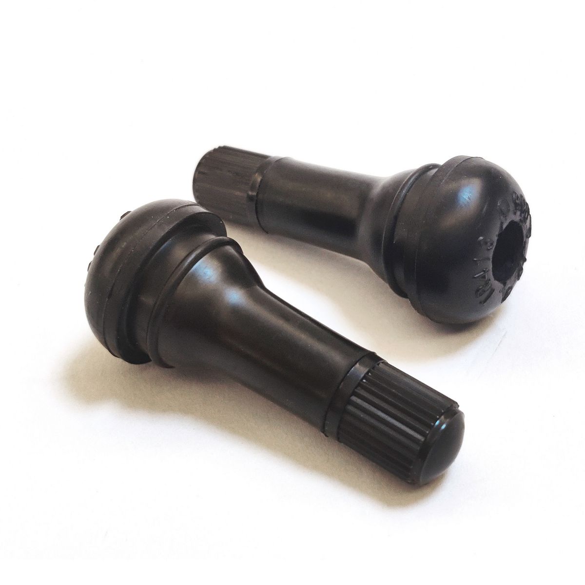 Maxi Trac Short Stem Tyre Valves 2 Pack MTV2