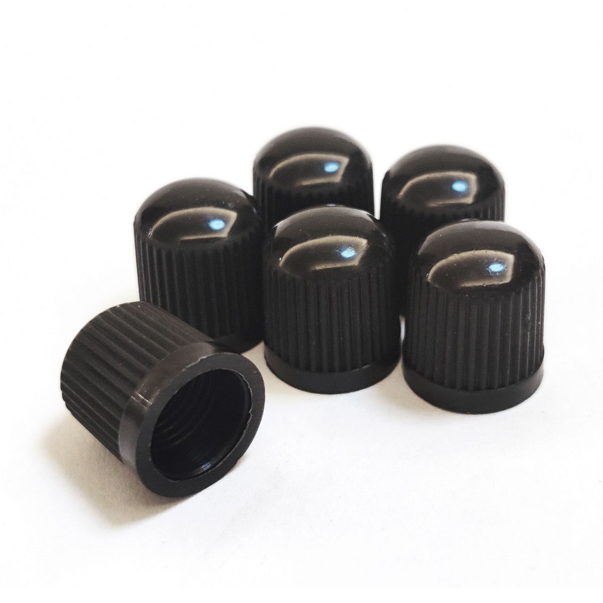 Maxi Trac Plastic Black Valve Caps 6 Pack MTVC1