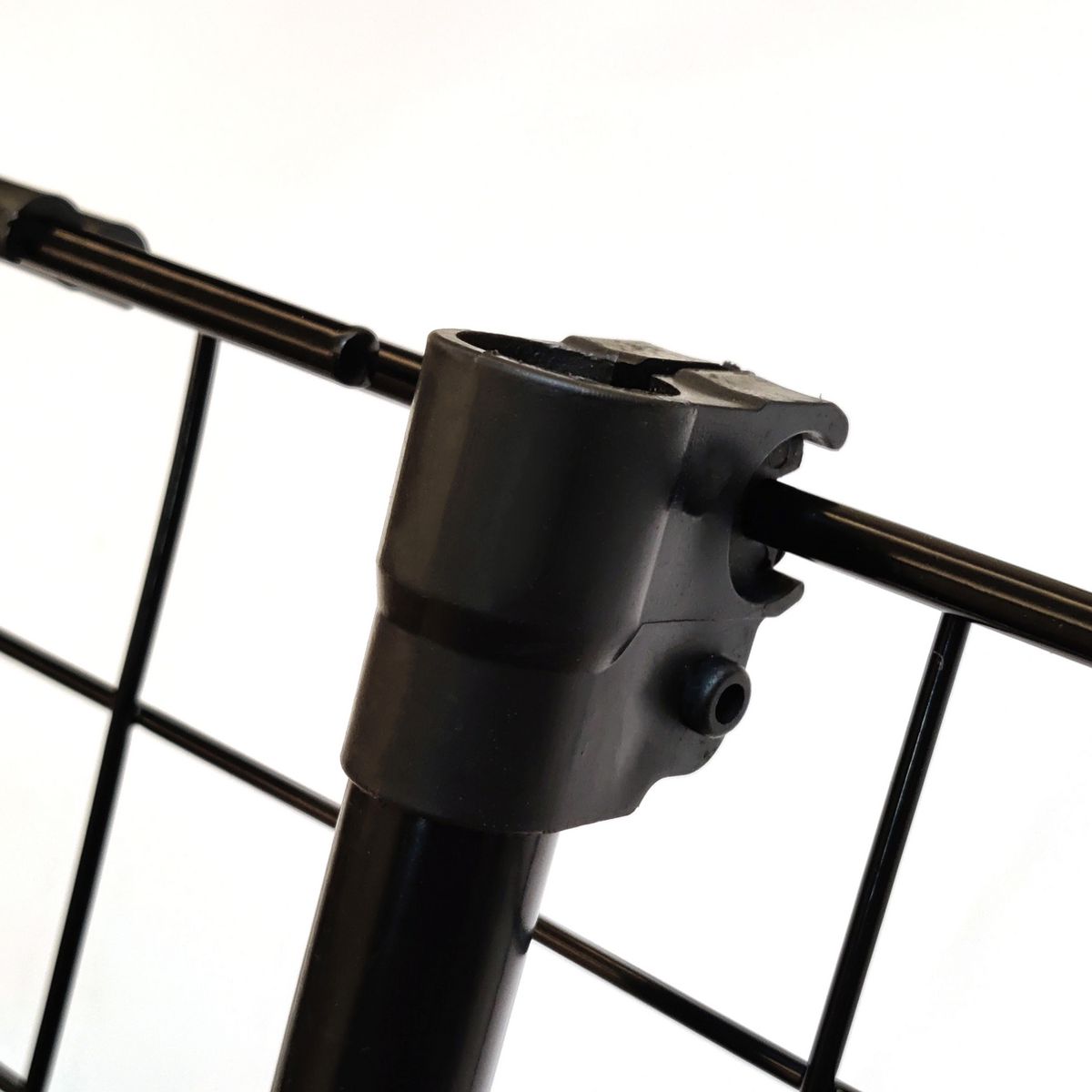 Maxi Trac Vehicle Pet Barrier MTPTBR