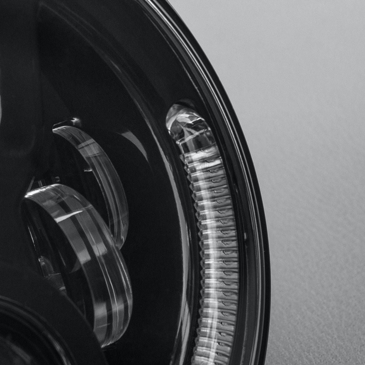 STEDI 7 Inch Carbon Black Led Headlight Pair Includes Landcruiser Canbus MOTOCARBON7PAIRLC