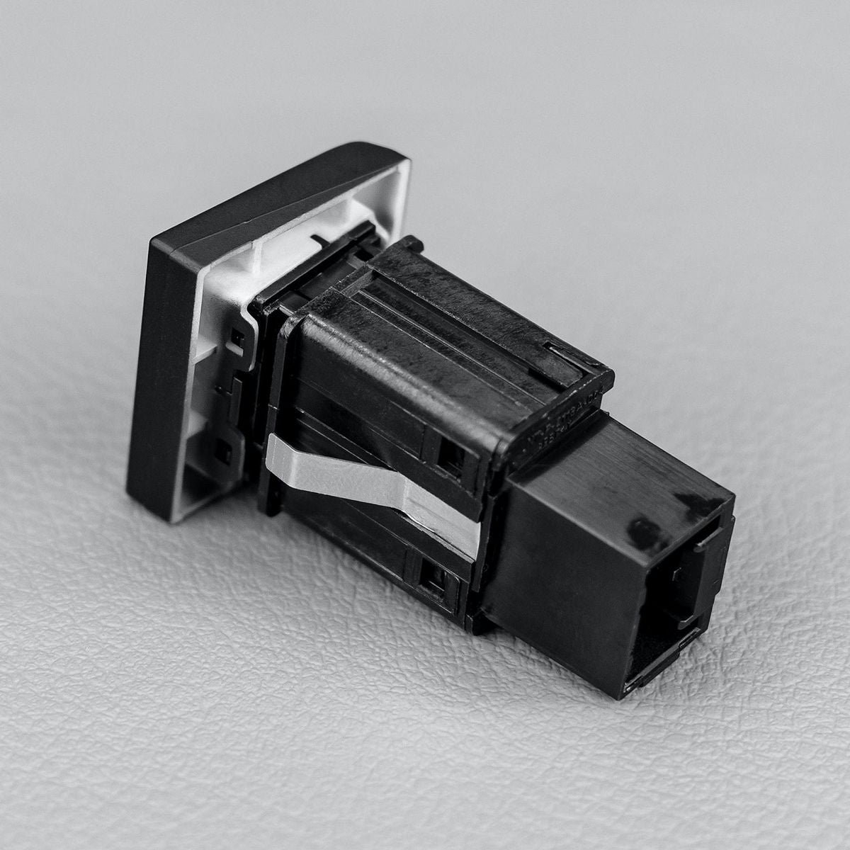 STEDI Gear Surround Push Switch Owl Suit Vw Amarok PSHSWCHAMASHFTSTED