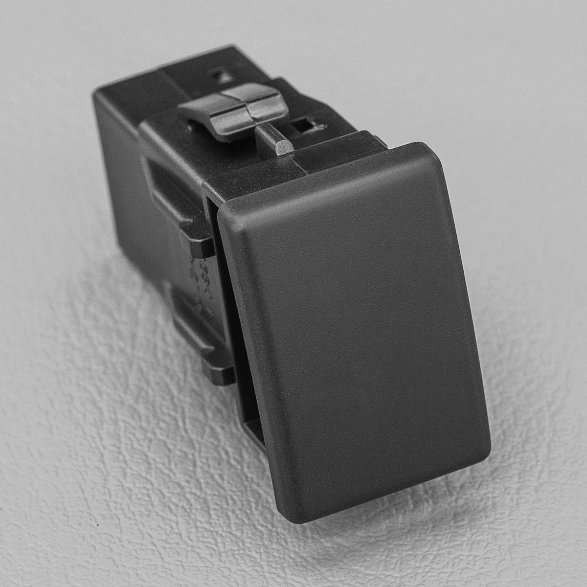 STEDI Dual USB fits Isuzu DMaxHolden Colorado 2012On DUALUSBNDMX