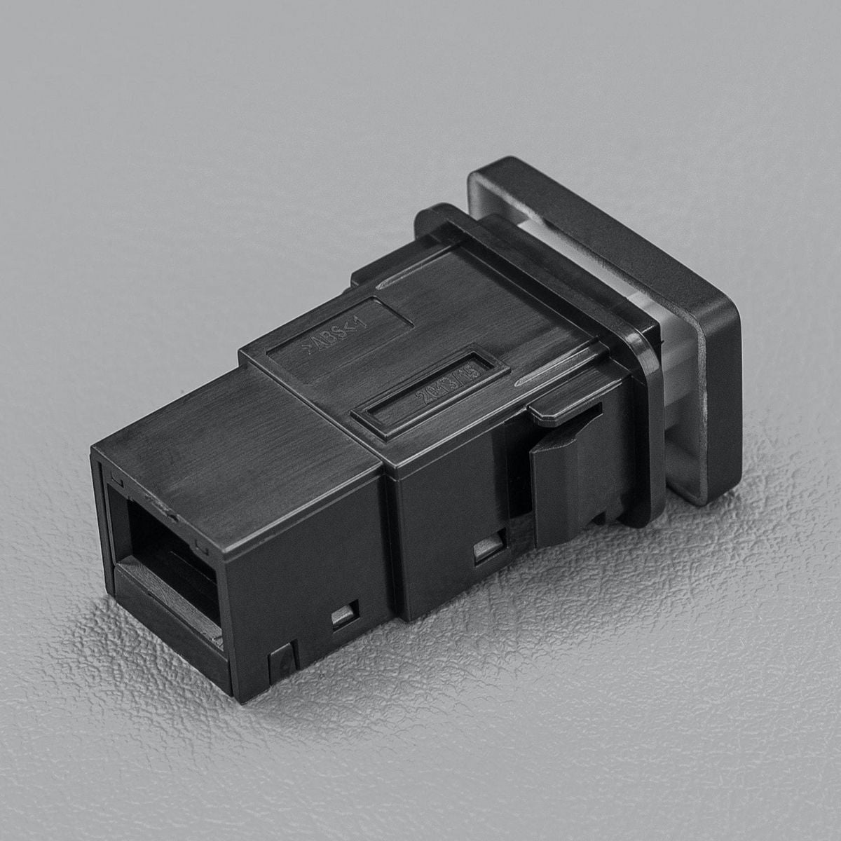 STEDI Dual USB  fits Toyota Landcruiser 200 150 Series Fortuner Hilux Prado DUALUSBTOYSHORT