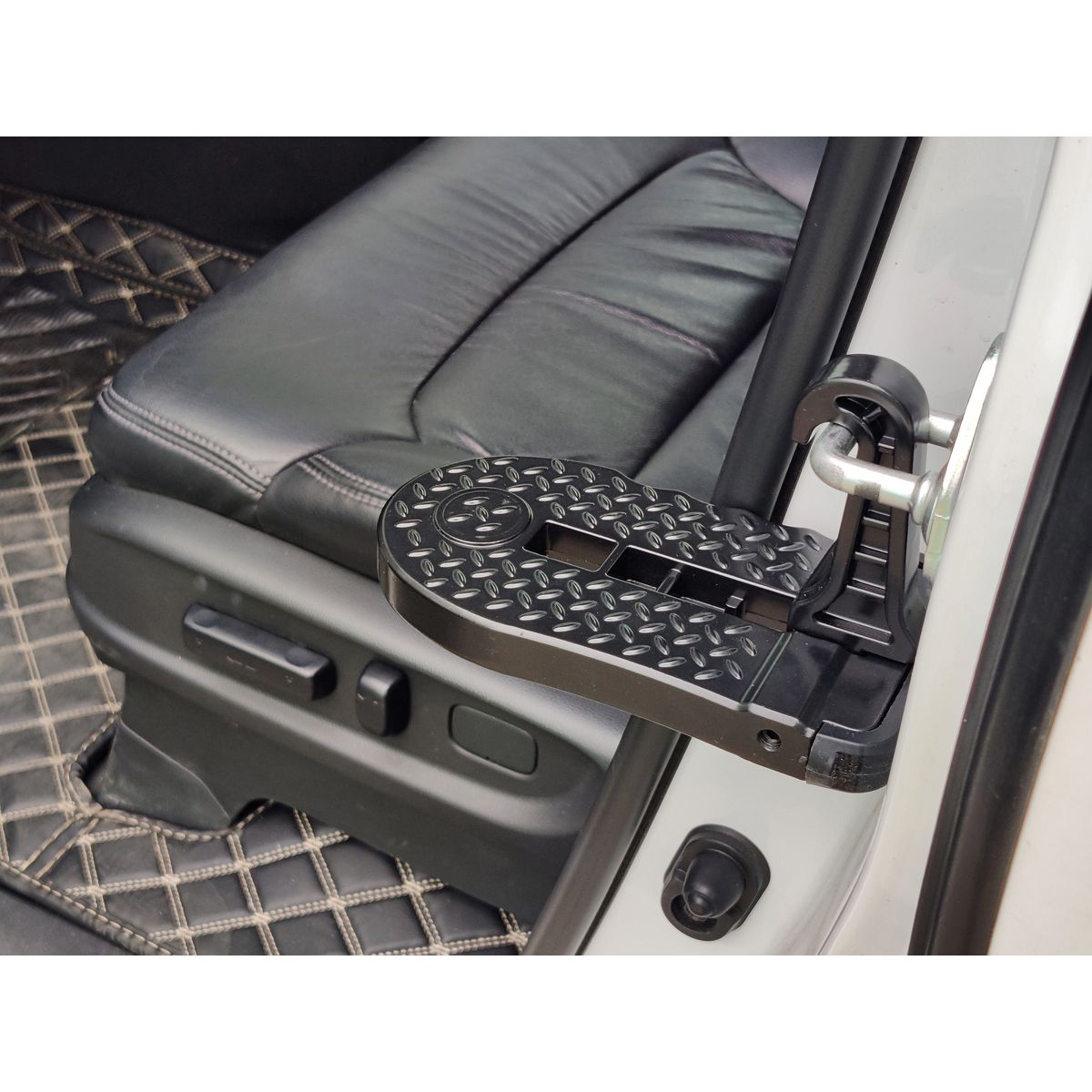 Maxi Trac Vehicle Door Step MT-RSTP