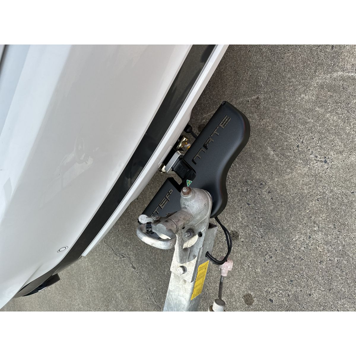 StepMate Universal Hitch Step - Black STEPM-BLK