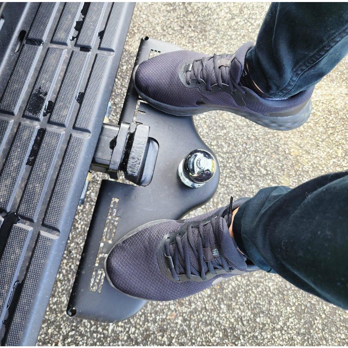 StepMate Universal Hitch Step - Black STEPM-BLK