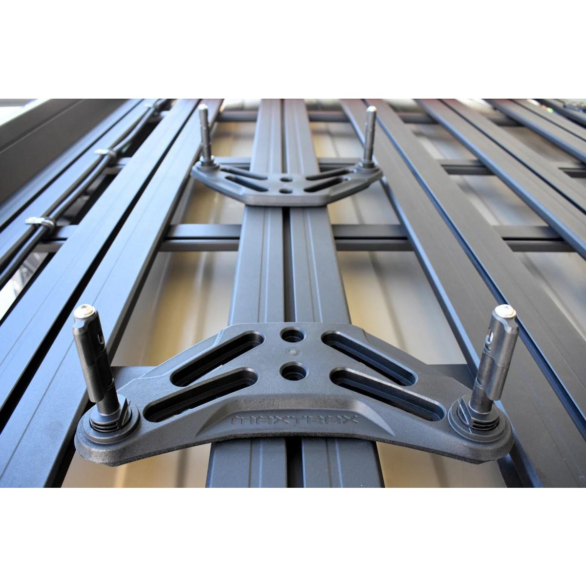 Maxtrax Universal Flat Rack Mount And Xtreme Mps MTXFRMXMPSU
