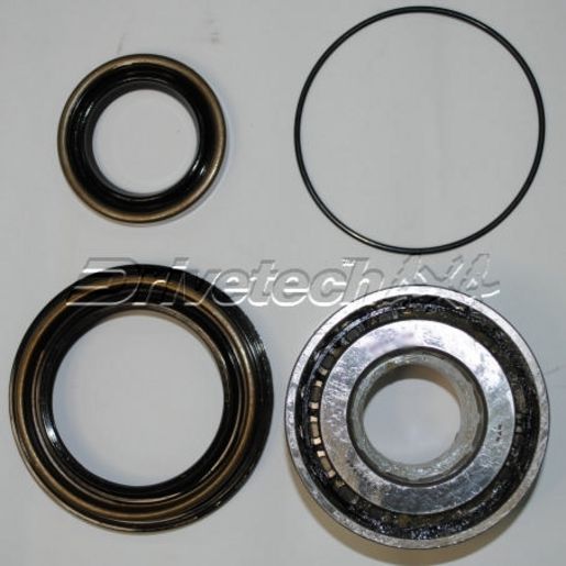 Maxitrac Axle Bearing Kit AK13