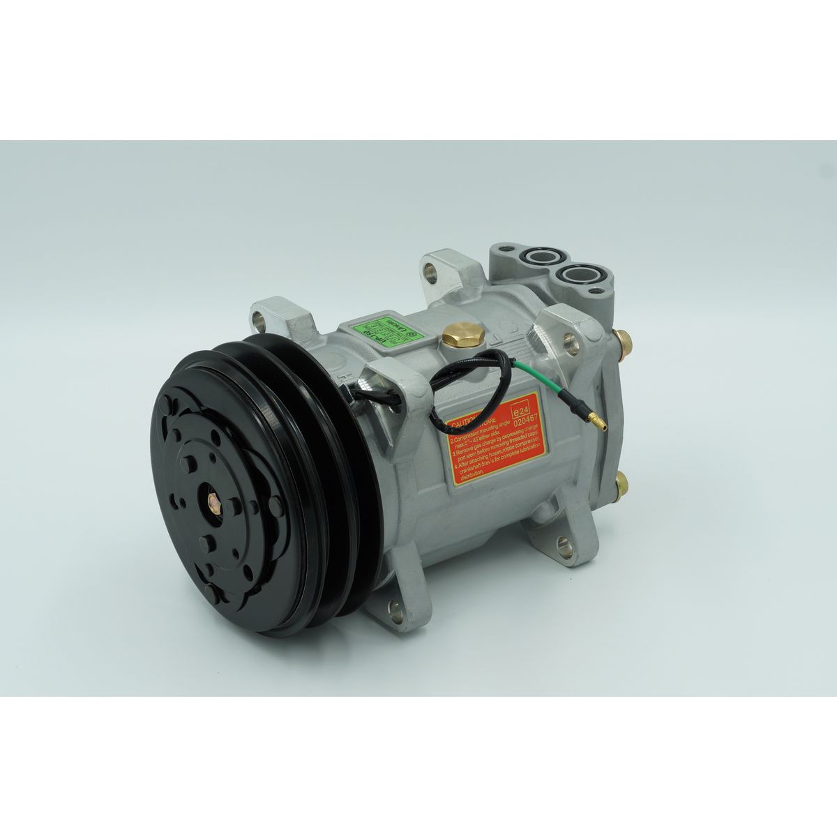 Unicla Up150 Air Conditioning Compressor 24 Volt B 135Mm Pulley, Vertical O-Ring Port, Ear Mount, Pag Oil CXU4965