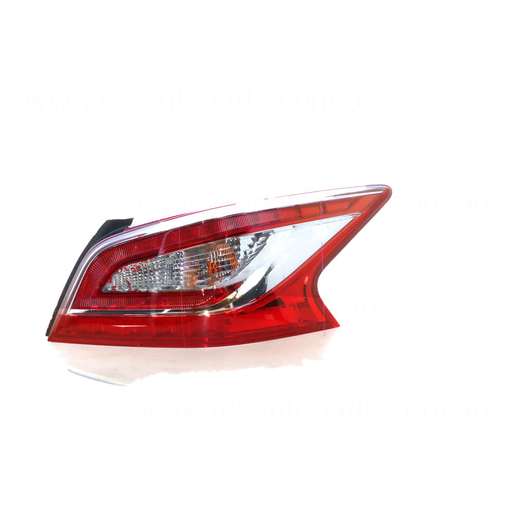 APG All Crash Red/Clear Tail Lamp Drivers Side OEM Suits Nissan Altima L33 2013 to 2017 NAF-21040RHG