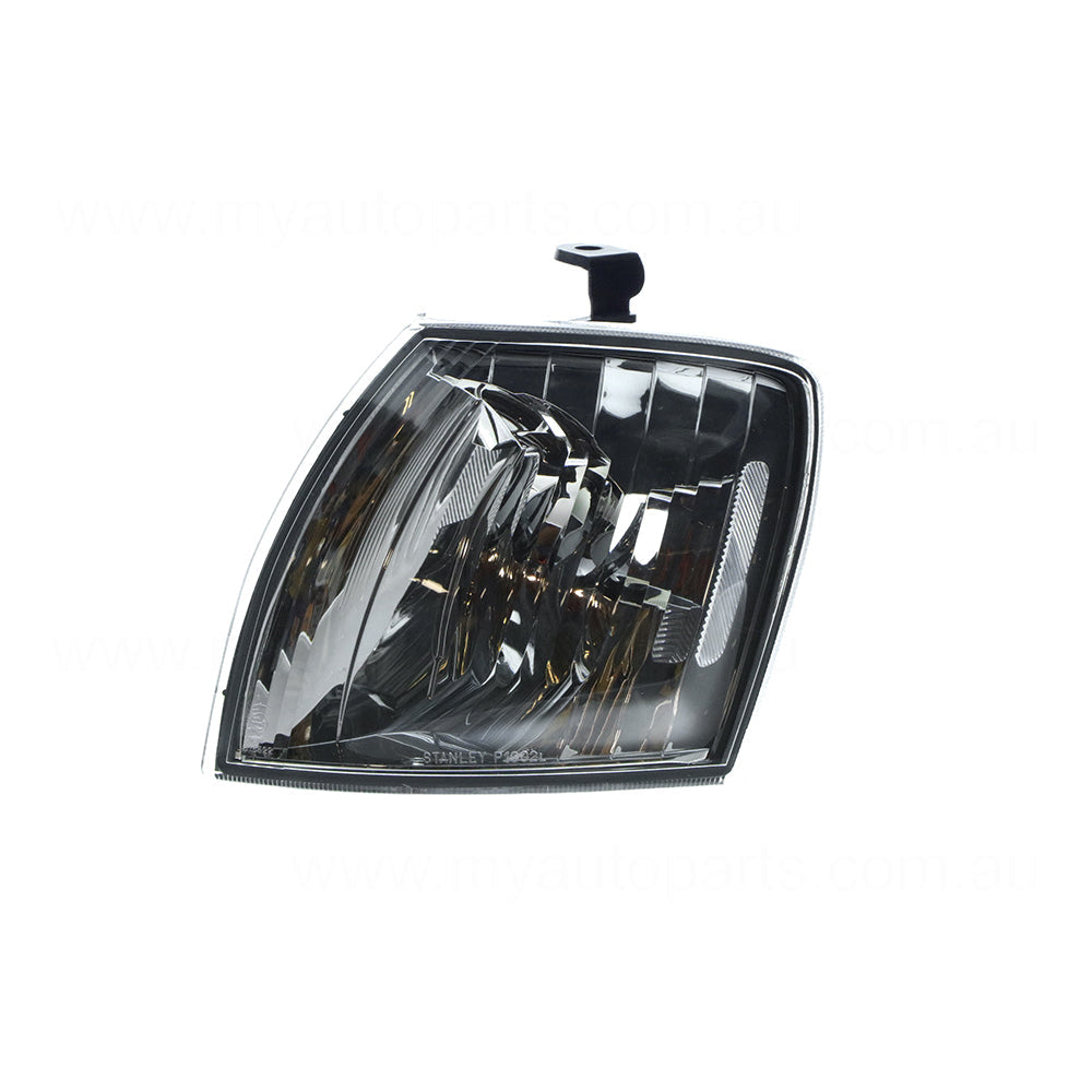 APG All Crash Front Park / Indicator Lamp Passenger Side OEM Suits Mazda 121 Metro DW 3/2000 to 11/2002 MDW-21011LHG