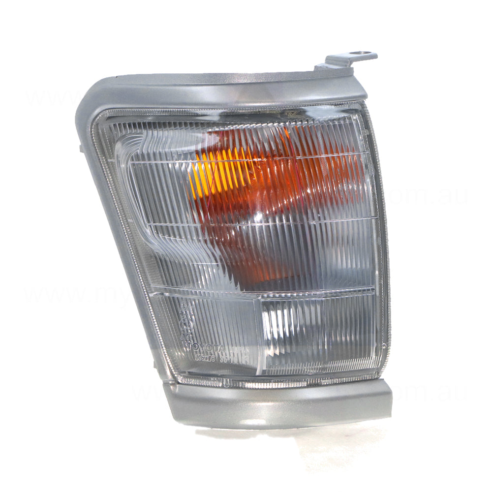 APG All Crash Silver Front Park / Indicator Lamp Drivers Side OEM suits Toyota Hilux 140/150/160/170 Series 1997 to 2001 TII-21010RHG