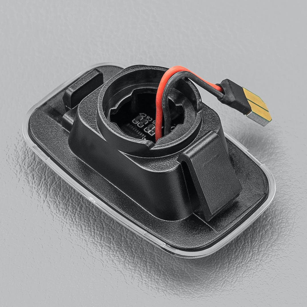 STEDI Dynamic LED Side Marker to Suit Toyota 70  100 Series Landcruiser LEDCONVTOYSM7080