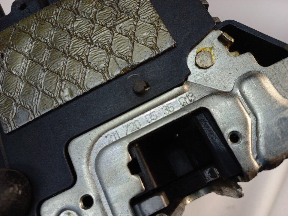 Genuine Door Lock & Actuator 211 720 05 35