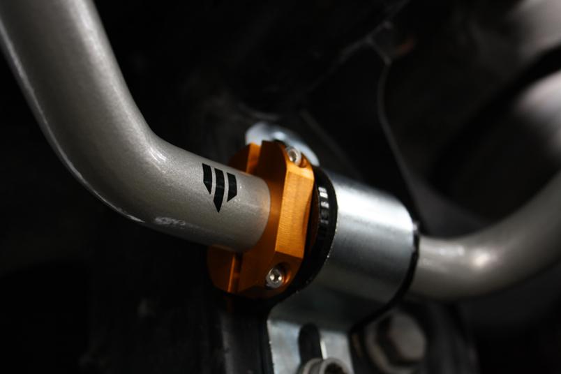 Whiteline KLL124 Bar Lateral Lock 24mm Universal Fitment